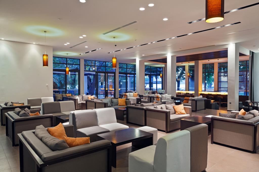 Long Beach Hotel & Resort Longos  Exteriér fotografie
